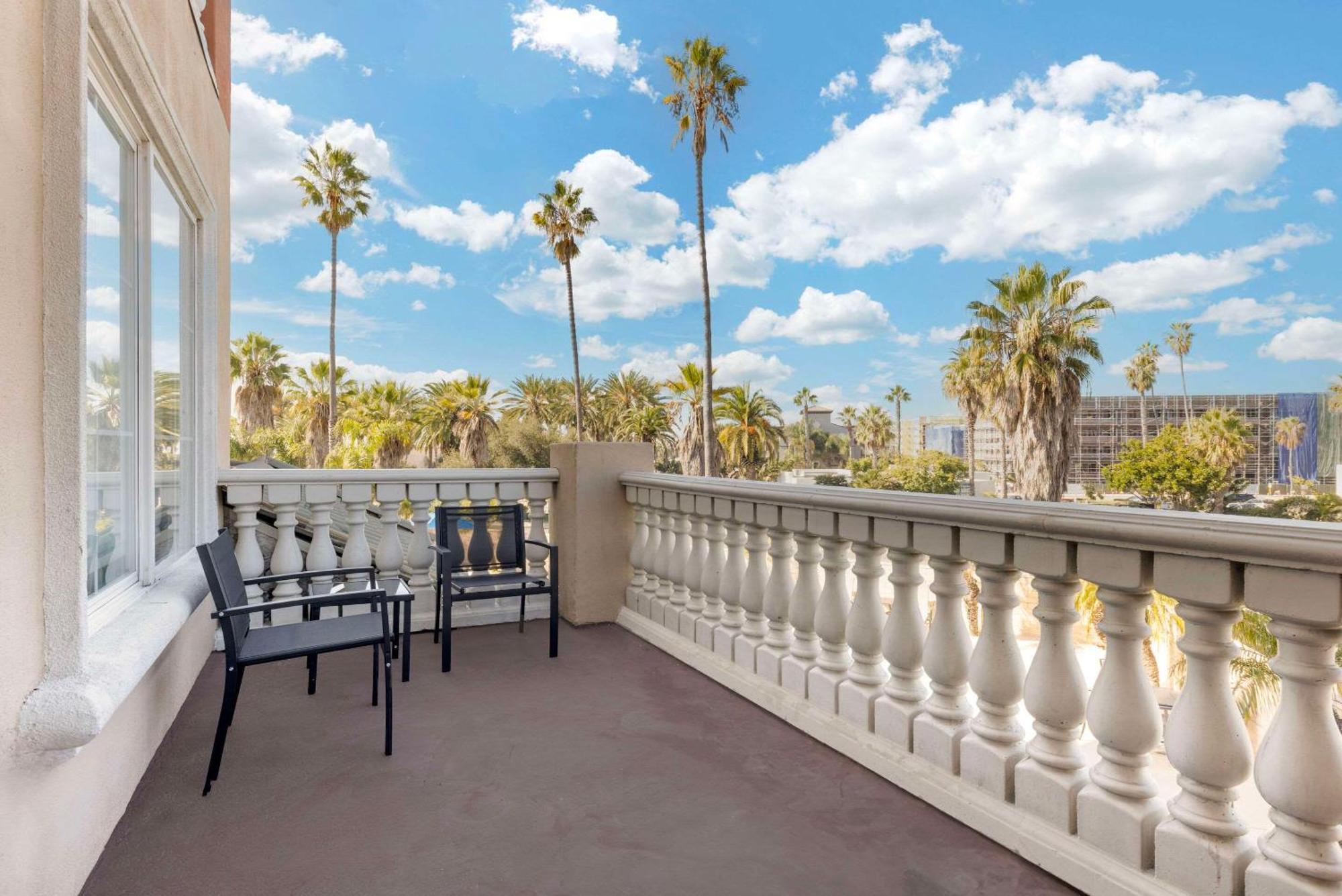 Comfort Suites Oceanside Camp Pendleton Area Экстерьер фото