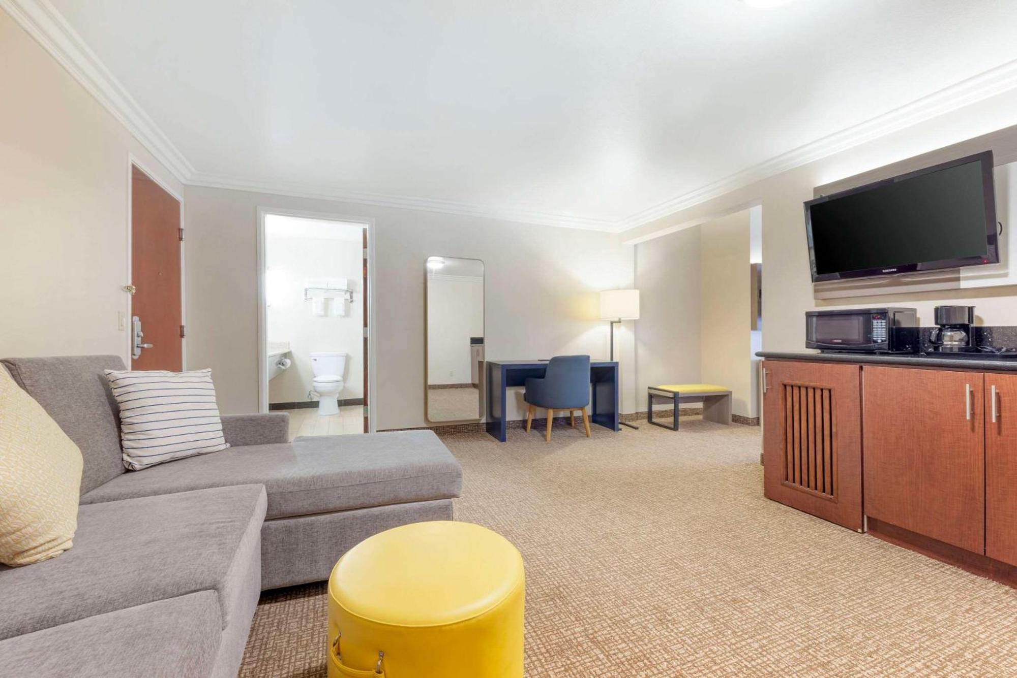 Comfort Suites Oceanside Camp Pendleton Area Экстерьер фото