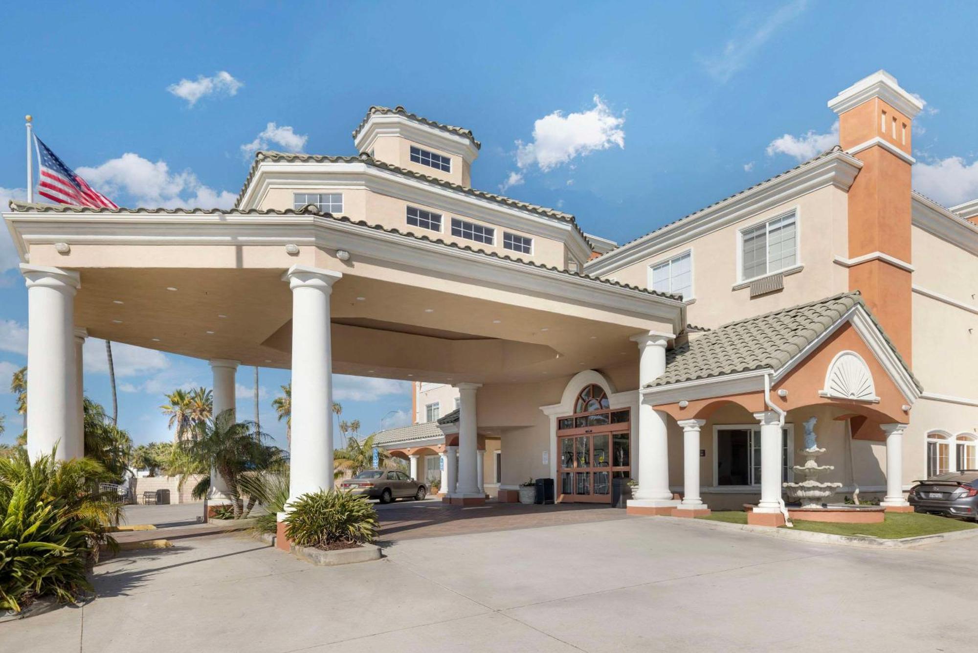 Comfort Suites Oceanside Camp Pendleton Area Экстерьер фото